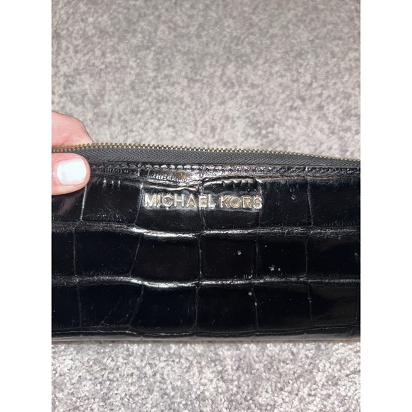 Michael Kors Wallet Croc Embossed Black Zip-around Gold Zipper - Picture 6 of 9
